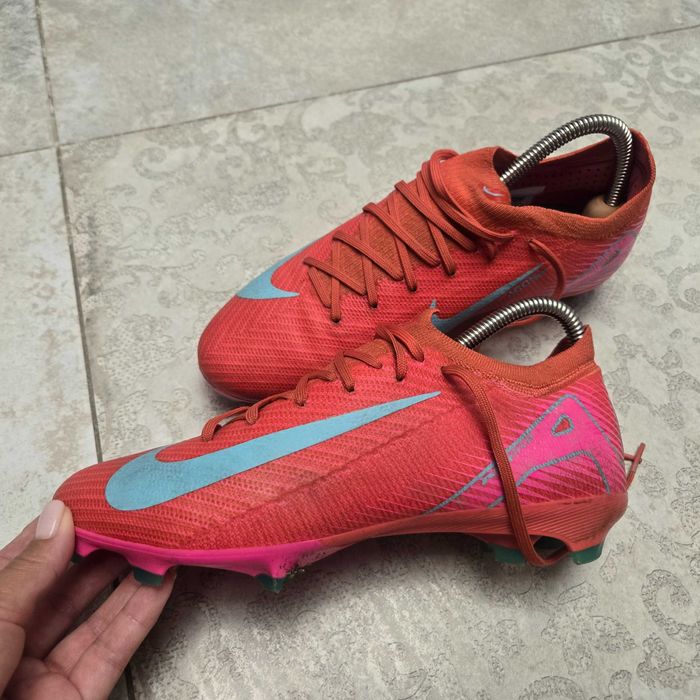 Детски бутонки много малко носени