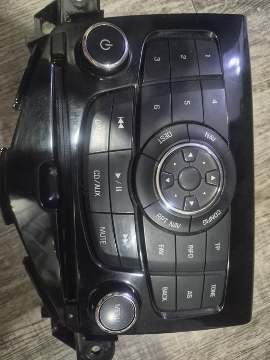 Продам универсальную магнитолу