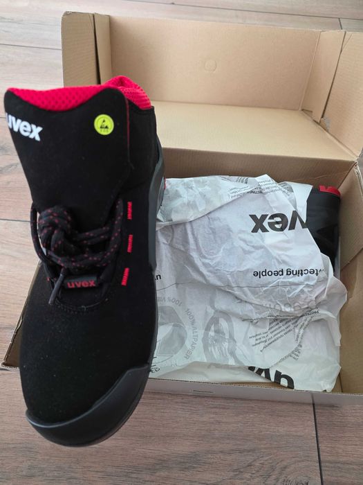 Обувки Uvex 42 номер