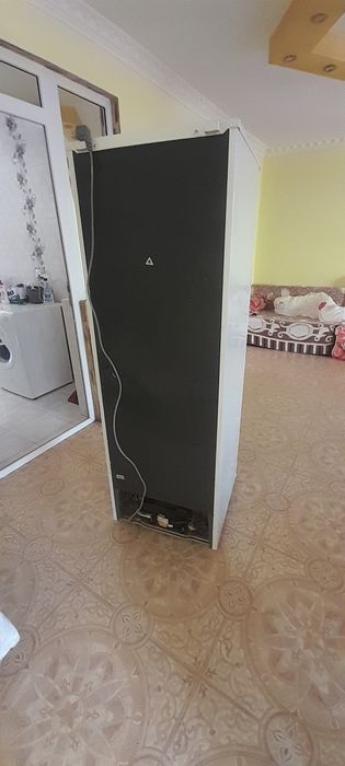 Frigider în starea buna