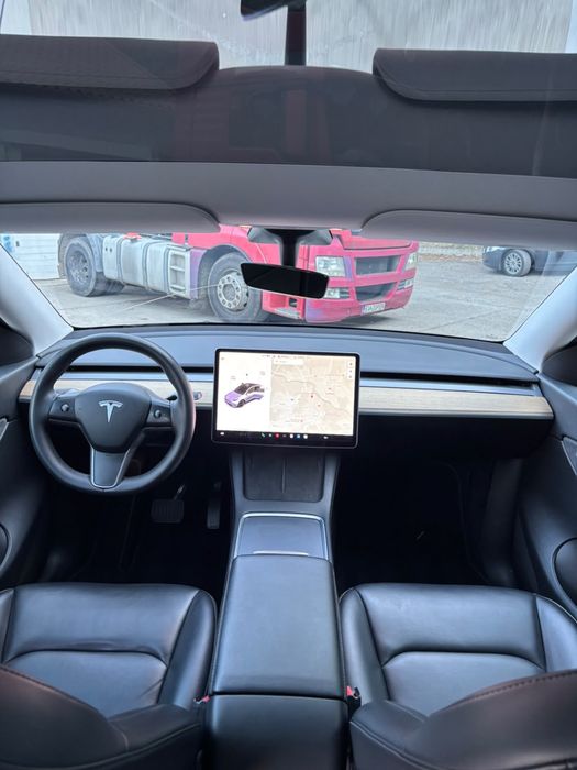 Tesla model Y , Standard Range