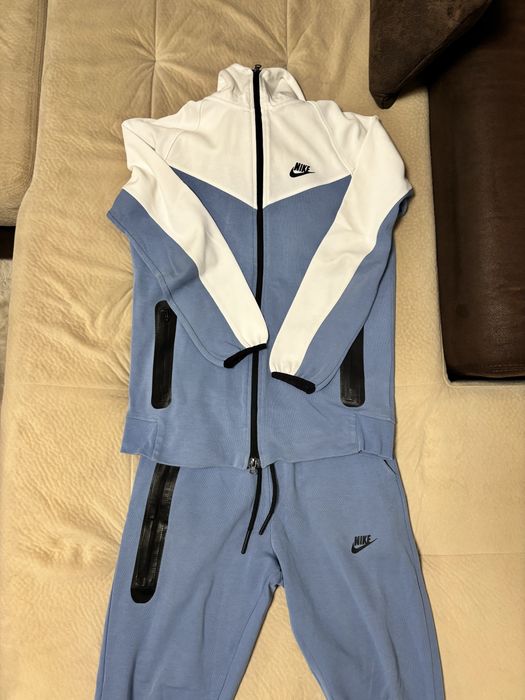 Анцузи Nike Комплекти