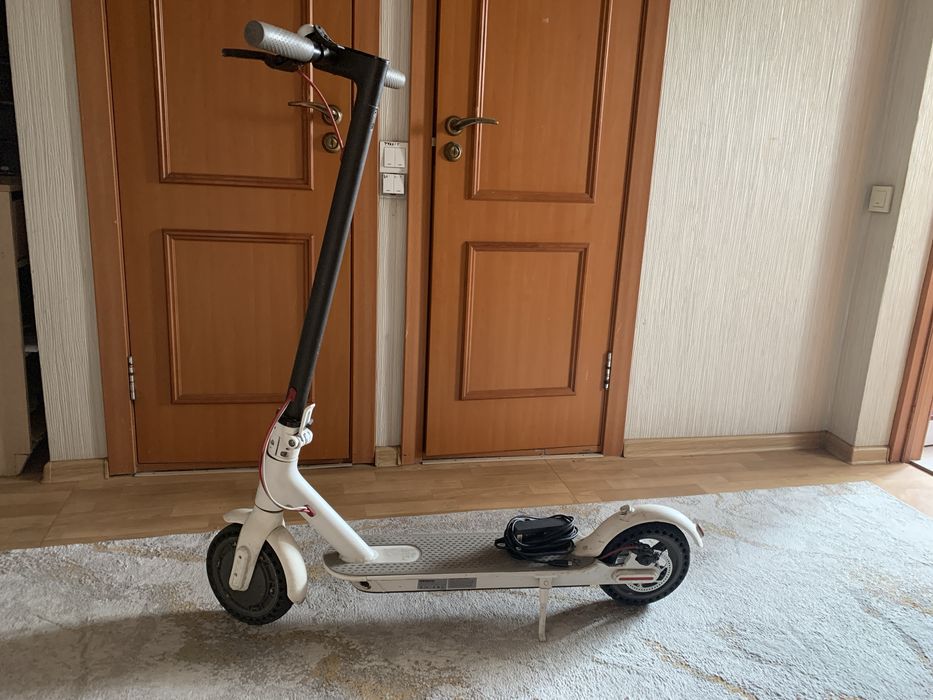 Электросамокат Xiaomi M365