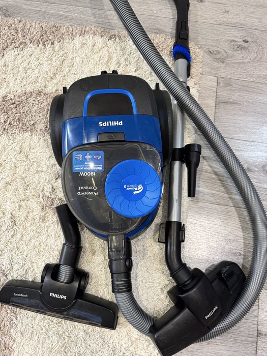 Пылесос Philips PowerPro Compact 1900W (б/у)