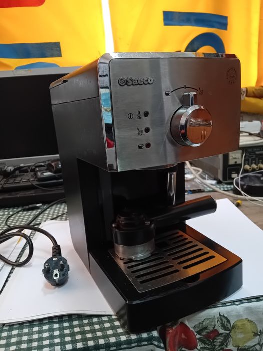 Кафе машина с ръчка