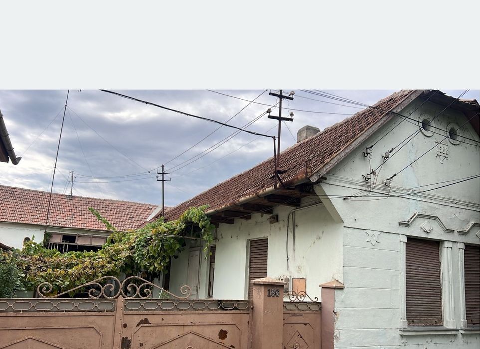 Casă / spatiu de comercial