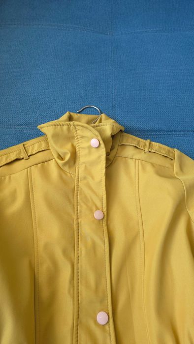 Палто цвят горчица