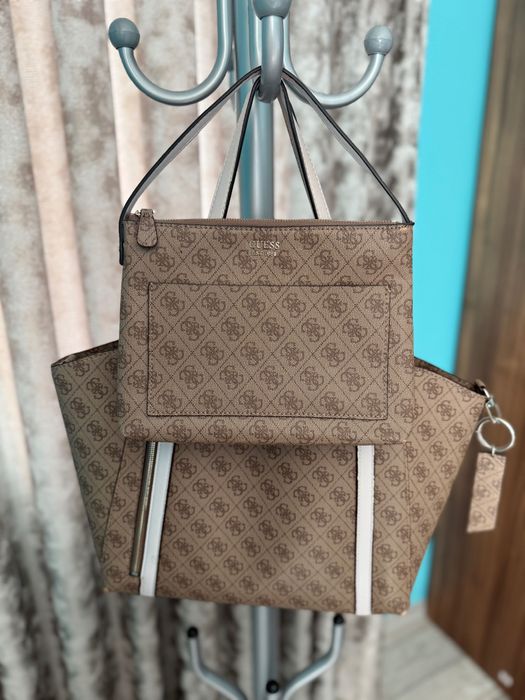 Дамска чанта Guess