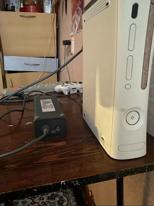 Xbox 360 не рабочий!!