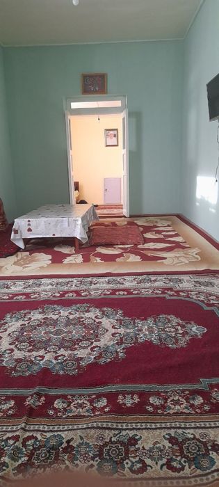 Hovli sotiladi 5 sotiq  xonasi 7 ta