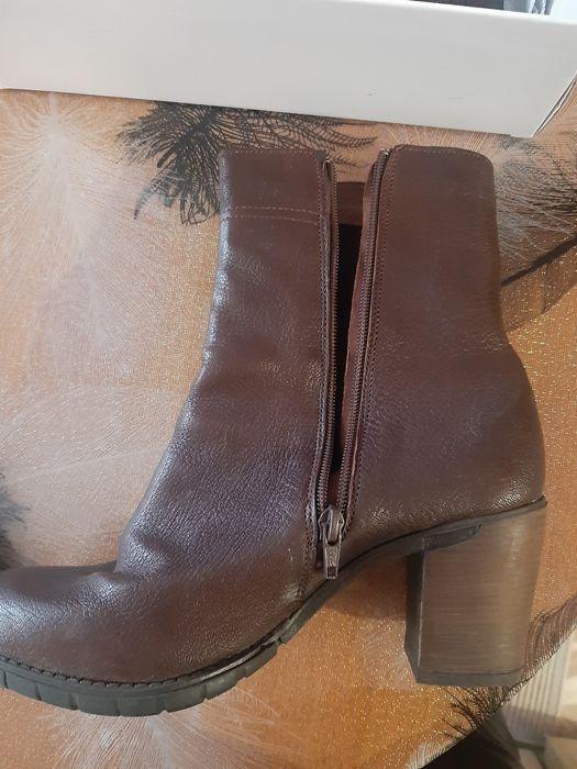 Боти здрава естествена кожа 40 номер