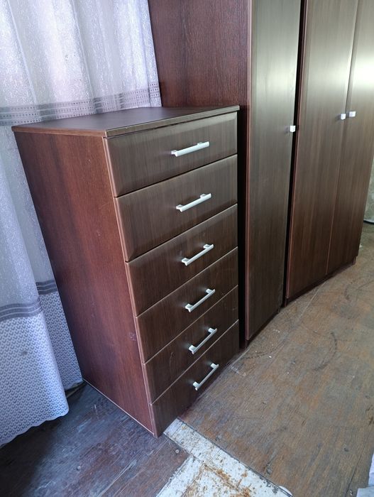 Продам комоды и тумбу