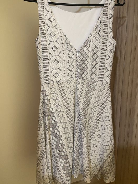 Елегантна рокля Trendyol