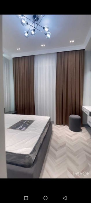 Зх комнатный новостройка на ж/к "Узбегим". Новый ремонт и с обстановка