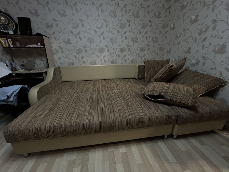 Продам диван 2.85 длина