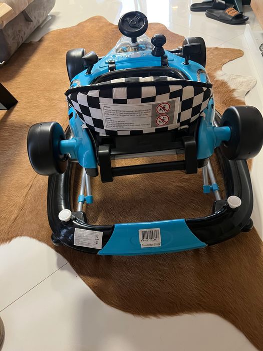 Проходилка уокър и люлка в едно