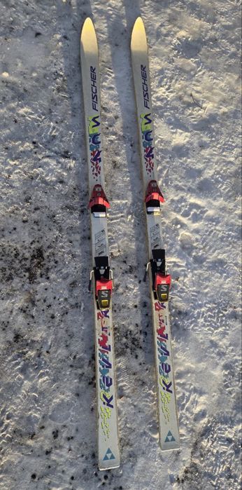 Продам горные лыжи