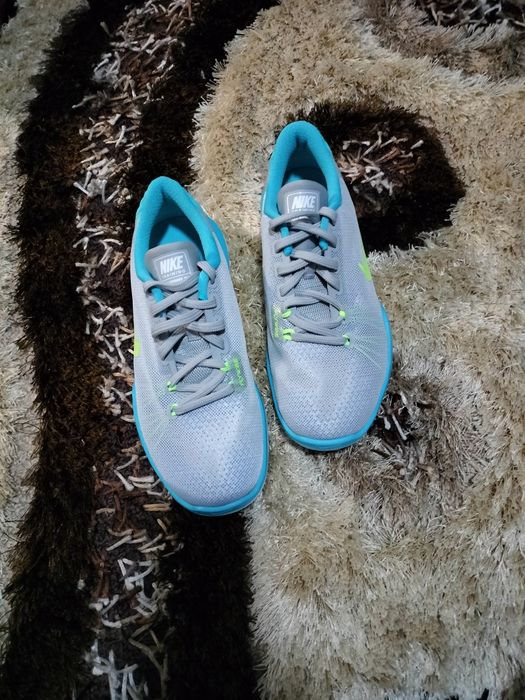 Vând Training Flex Supreme Tr 5