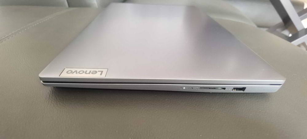 Лаптоп Lenovo нов