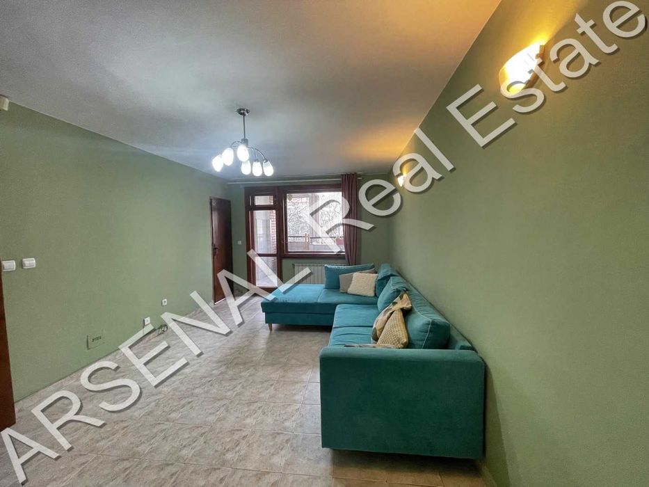 Тристаен апартамент под наем, Център