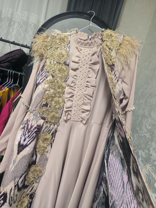 Ansambl ichidigi koynegini alohida kiysayam bòladi shunaqa asal turadi