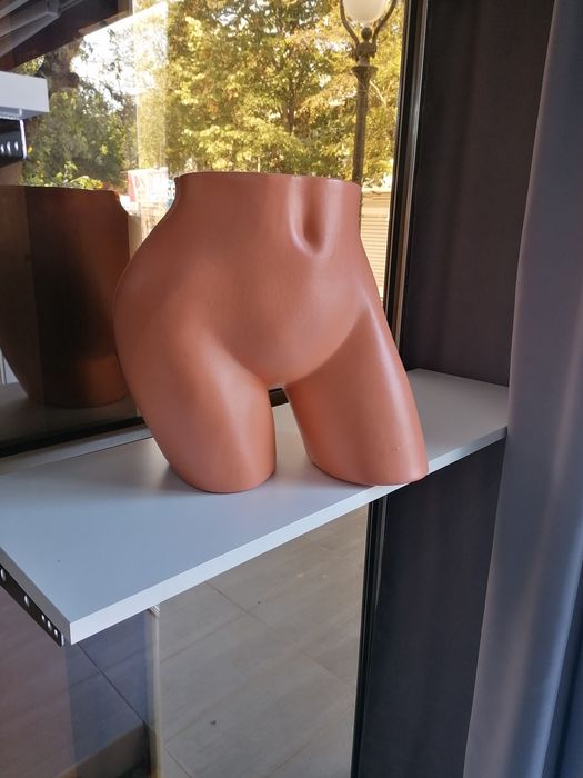 Търговско оборудване ( манекени ,щендери)