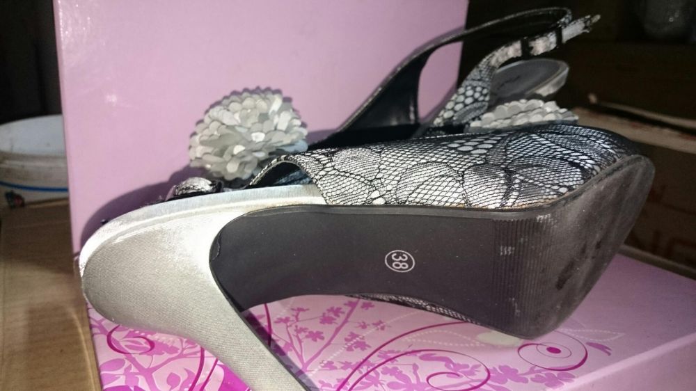 Елегантни дамски обувки -38 номер