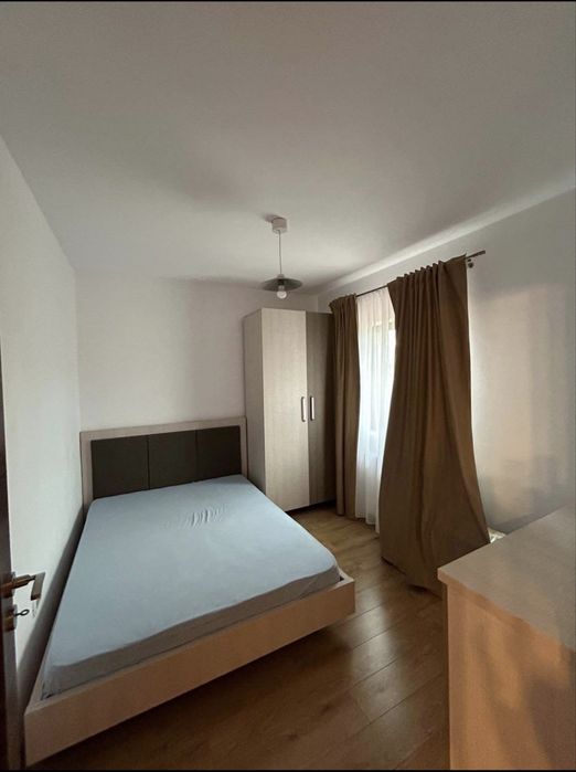 Proprietar vand duplex