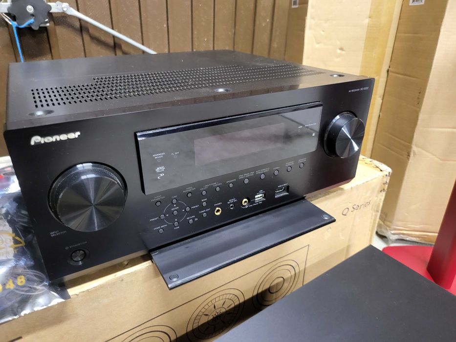 Аудио система KEF с Pioneer SC-2022 7.2 ресийвър, T2 съб, Q650c център