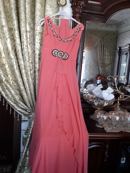 Вечерные и националные платье