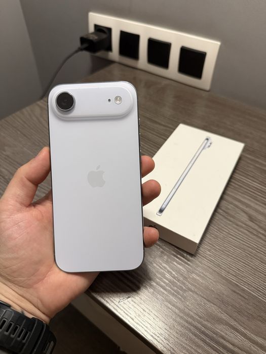 iPhone Air Sky Blue 256GB