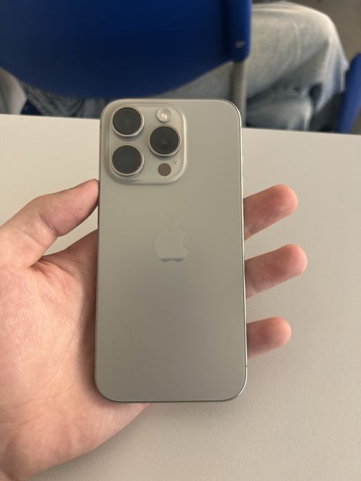 Айфон 15про в хорошом состоянии