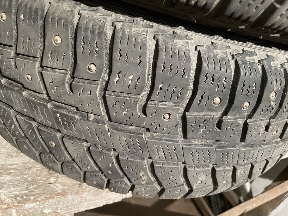 Шины зимные 2 шт