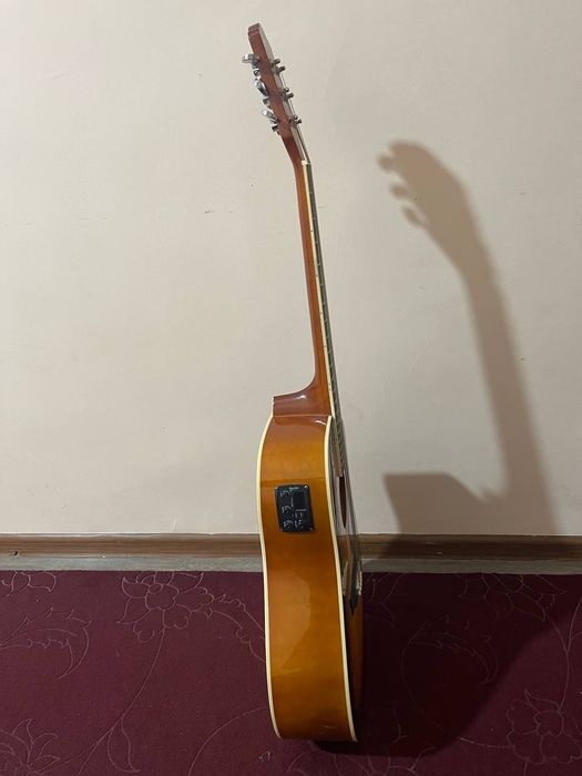 Akustik gitara 41 srochna sotiladi