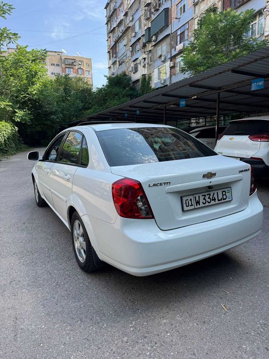 Продается своя Gentra, 2017 год, 3 позиция, автомат, пробег 96500