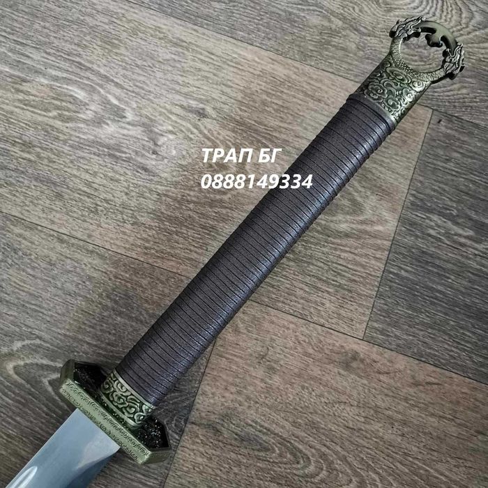 Остър и масивен меч за две ръце Shuangshou Jian става и за Мачете