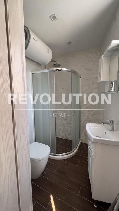 Дава се под наем Едностаен апартамент в Варна, Център - 35 кв.м за 500 € - Снимка #5