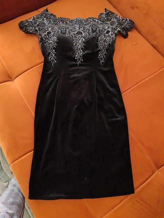 Rochie neagra catifea  White Lady