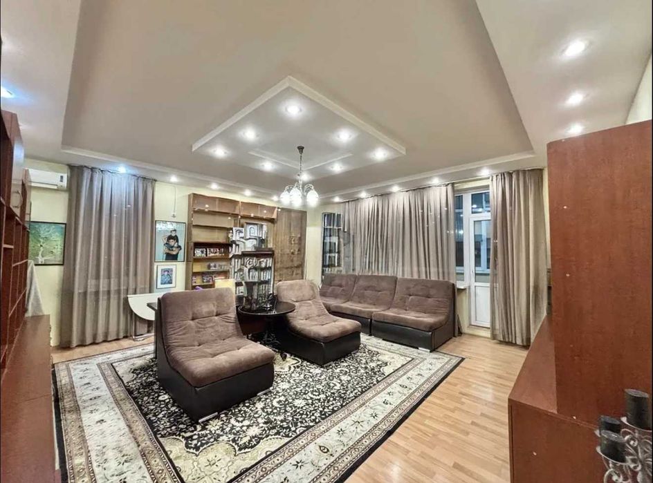 5-комнатная квартира · 285.6 м² · 4/9 этаж, Аль-фараби 45