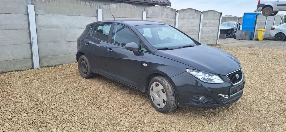 Dezmembrez piese Seat Ibiza an 2011