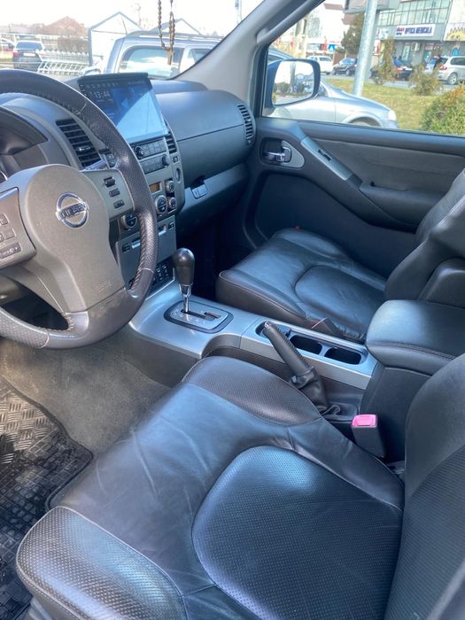 Vand Nissan Pathfinder sau schimb cu Duster