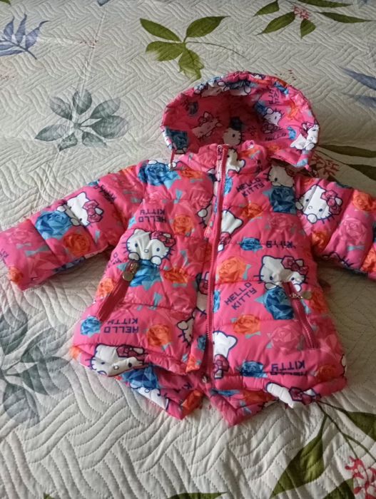 Продам теплые куртки на девочку