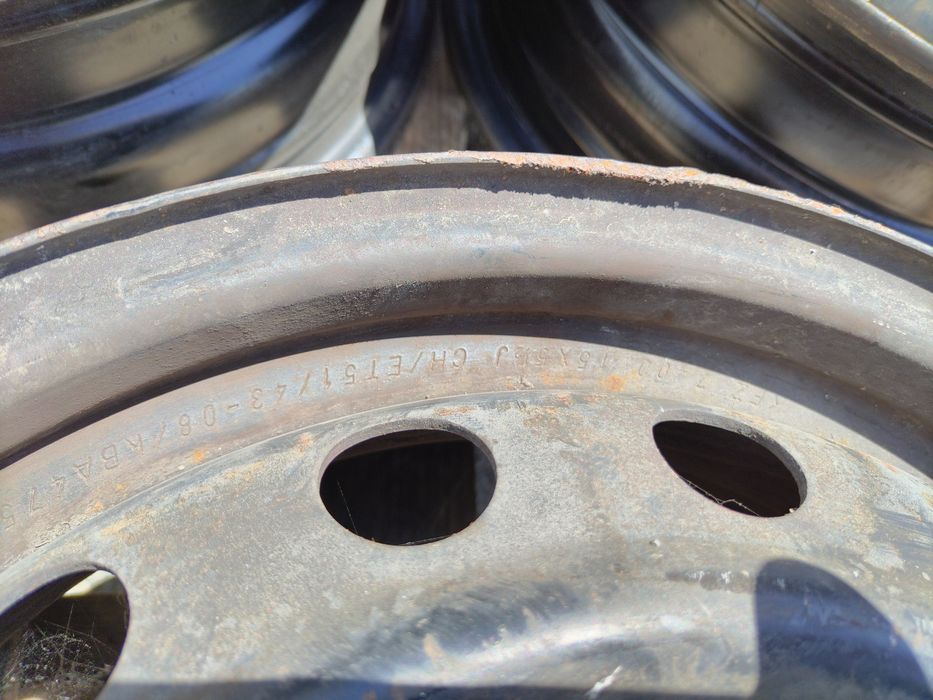 15 цола 4 х 100 мм Хюндай И20 - 5,5 инча / ЕТ 51