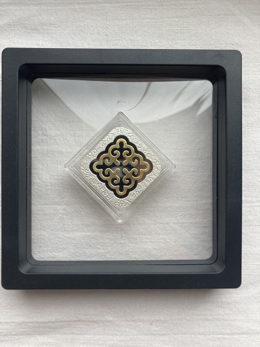 Серебрянная монета «Шаршы» с позолотой