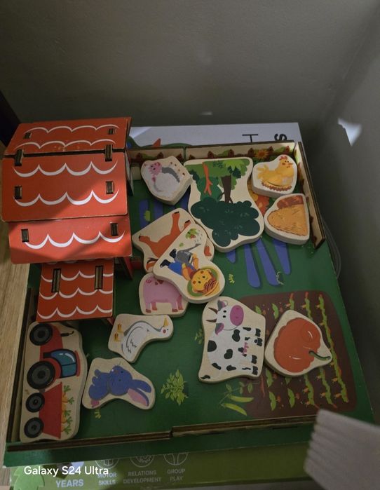 Бебешка подложка за игра и дървена ферма