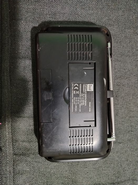 Radio DUAL perfect functional. Calitate foarte bună