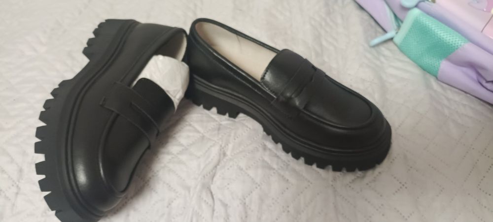 Продам детские туфли