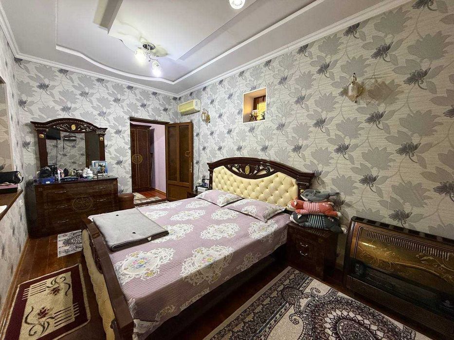 TAYYOR 2 qavatli hovli sotiladi. Maydoni 2 sotiq #a423
