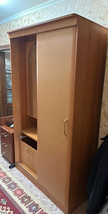 Продам шкаф в прихожую