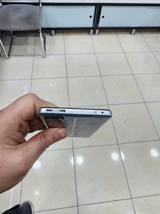 Poco F4 GT /redmi k50 gaming 8/128